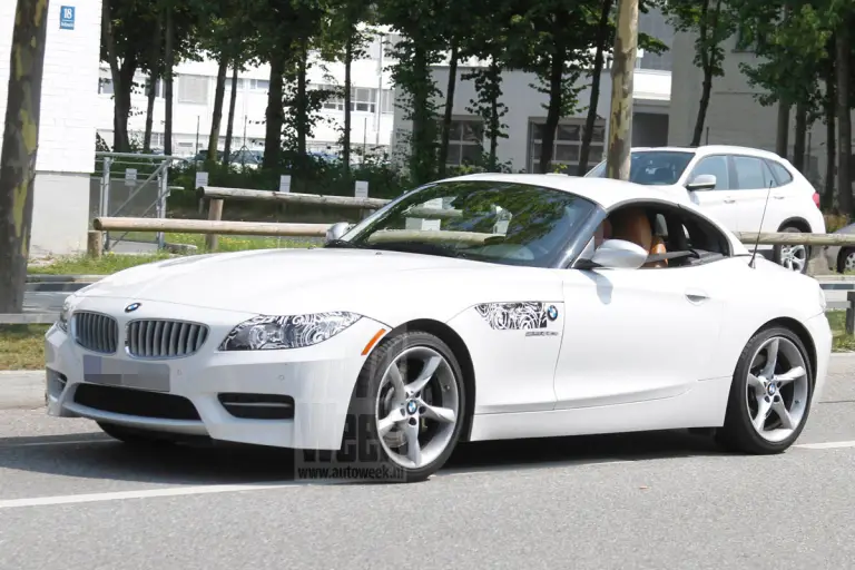 BMW Z4 restyling 2013 foto spia agosto 2012 - 3