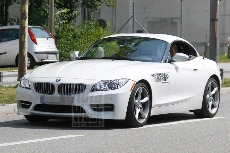 BMW Z4 restyling 2013 foto spia agosto 2012 - 4