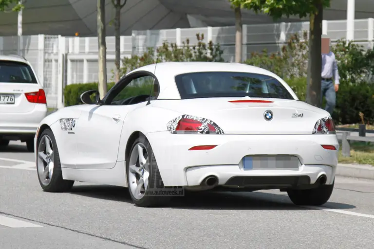 BMW Z4 restyling 2013 foto spia agosto 2012 - 5
