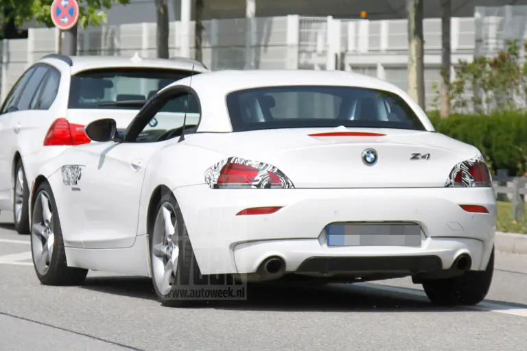 BMW Z4 restyling 2013 foto spia agosto 2012 - 7