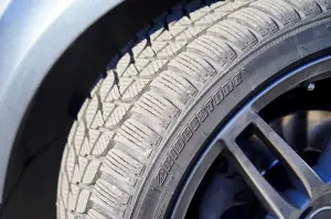 Bridgestone Blizzak LM-25 e Potenza S001