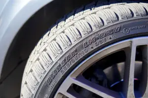 Bridgestone Blizzak LM-25 e Potenza S001