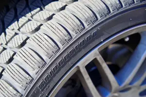 Bridgestone Blizzak LM-25 e Potenza S001