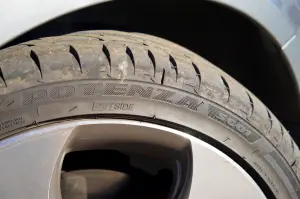 Bridgestone Blizzak LM-25 e Potenza S001