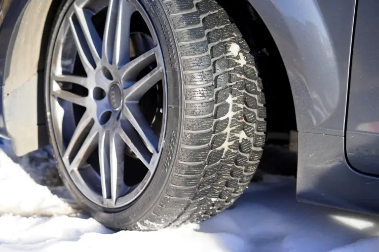 Bridgestone Blizzak LM-25 e Potenza S001 - 47