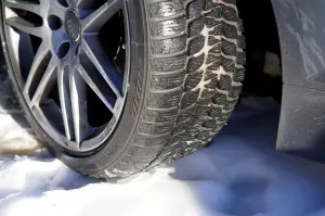 Bridgestone Blizzak LM-25 e Potenza S001