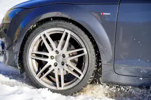 Bridgestone Blizzak LM-25 e Potenza S001