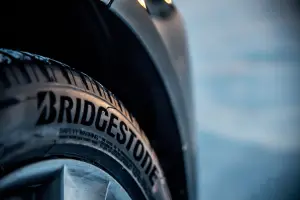 Bridgestone Blizzak LM005 - 32