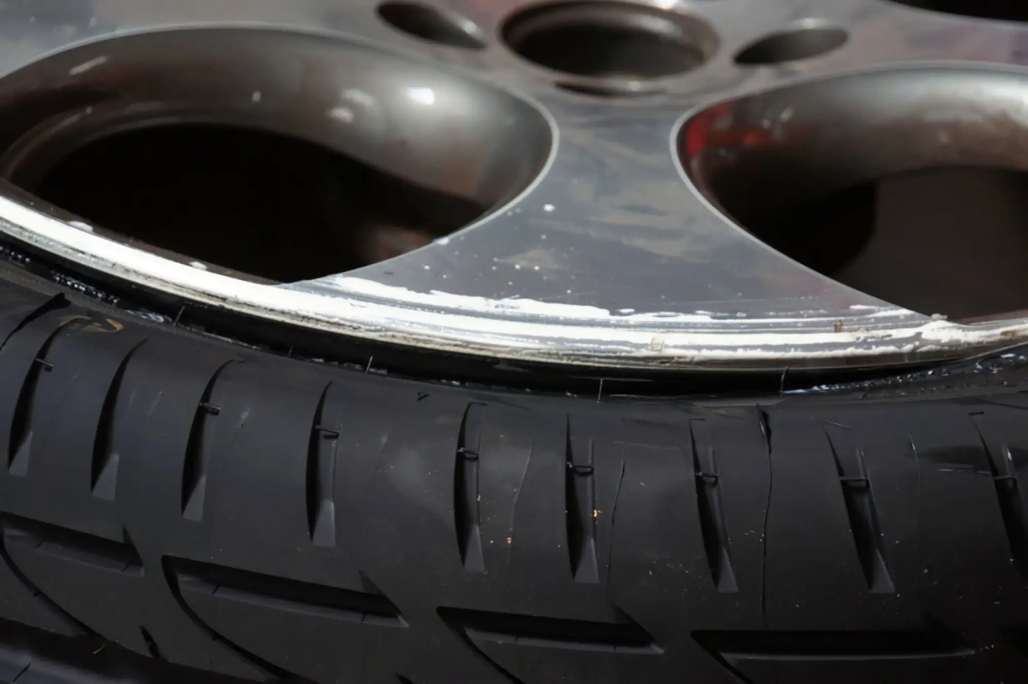 Bridgestone cambio gomme Blizzak LM-32s Potenza S001 - 33