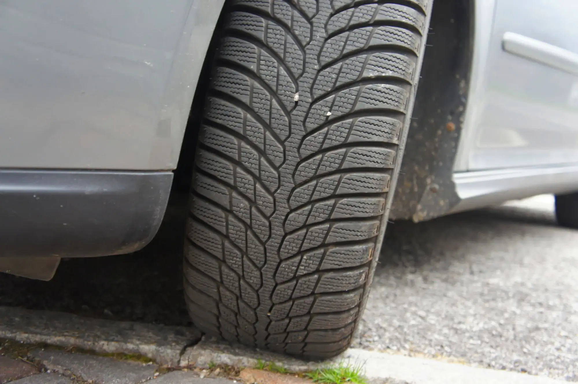 Bridgestone cambio gomme Blizzak LM-32s Potenza S001 - 76