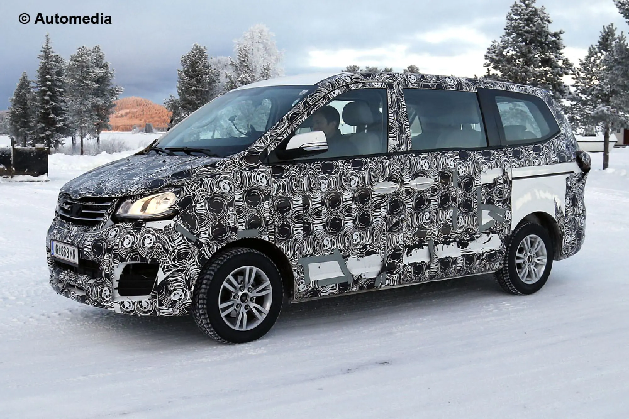 Brilliance Jinbei 2015 - Foto spia 22-12-2014 - 3