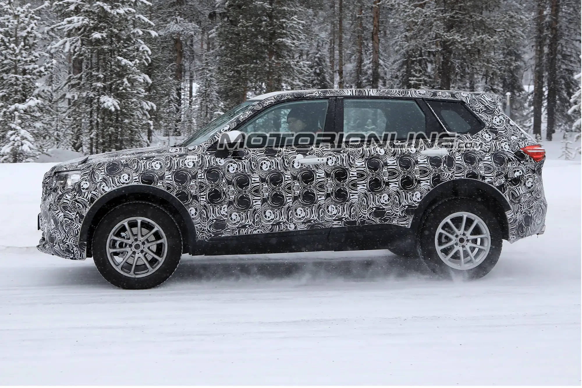 Brilliance V7 foto spia 24 Febbraio 2017 - 3