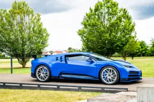 Bugatti Centodieci EB110 Blue - Foto - 4