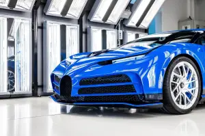 Bugatti Centodieci EB110 Blue - Foto