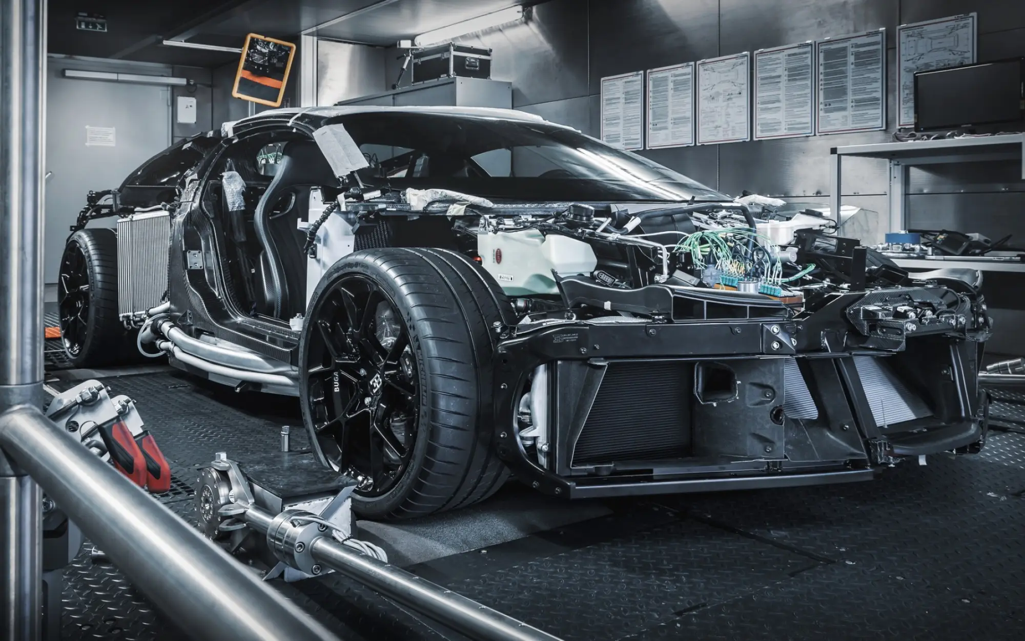 Bugatti Centodieci prototipo anticipa produzione - 4