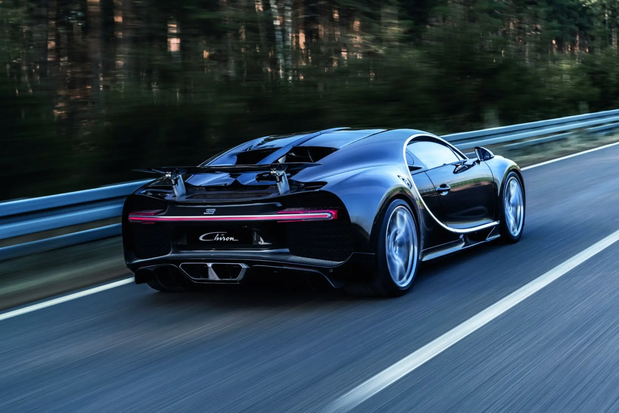 Bugatti Chiron - 4