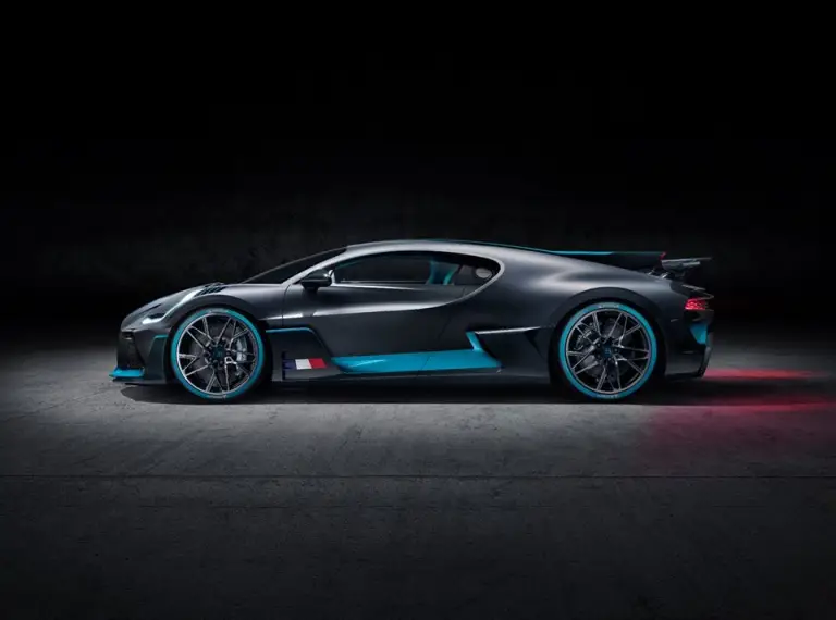 Bugatti Chiron Divo presentazione ufficiale - 10