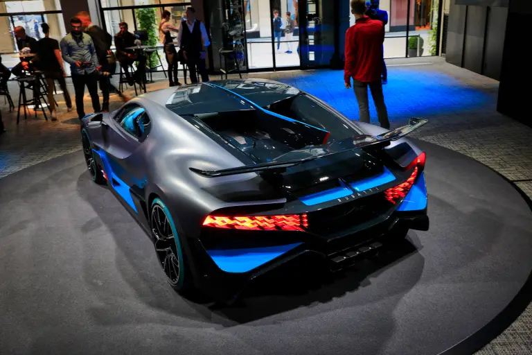 Bugatti Chiron Divo - Salone di Parigi 2018 - 17