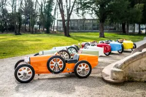 Bugatti otto veicoli per cliente - Foto