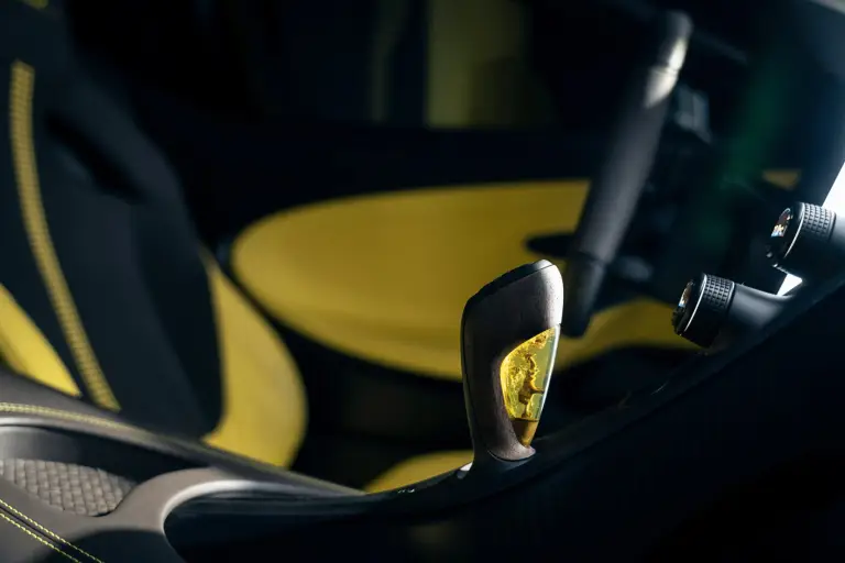 Bugatti W16 Mistral 2022 - 1