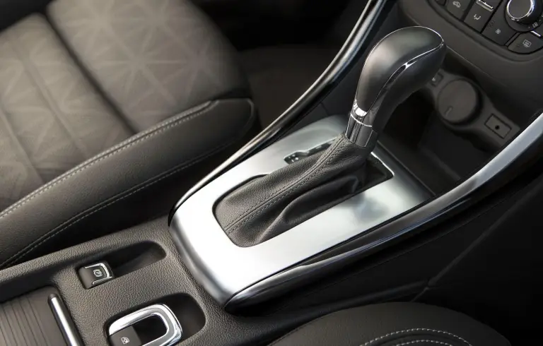 Buick Cascada - 12