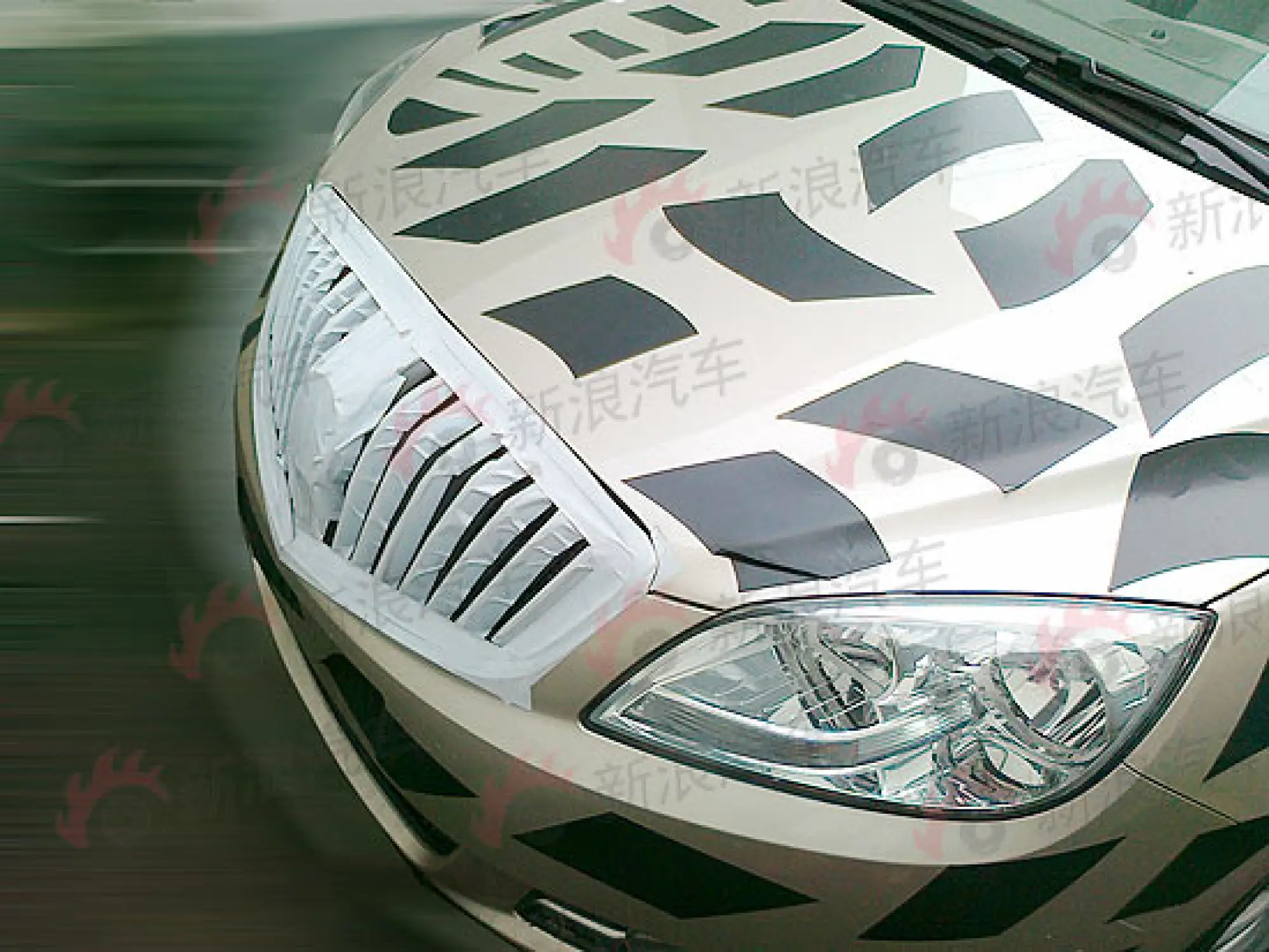Buick Excelle Sedan: foto spia Opel Astra tre volumi - 2