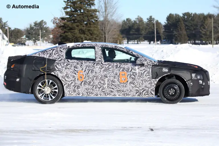 Buick LaCrosse 2016 - Foto spia 26-01-2015 - 5