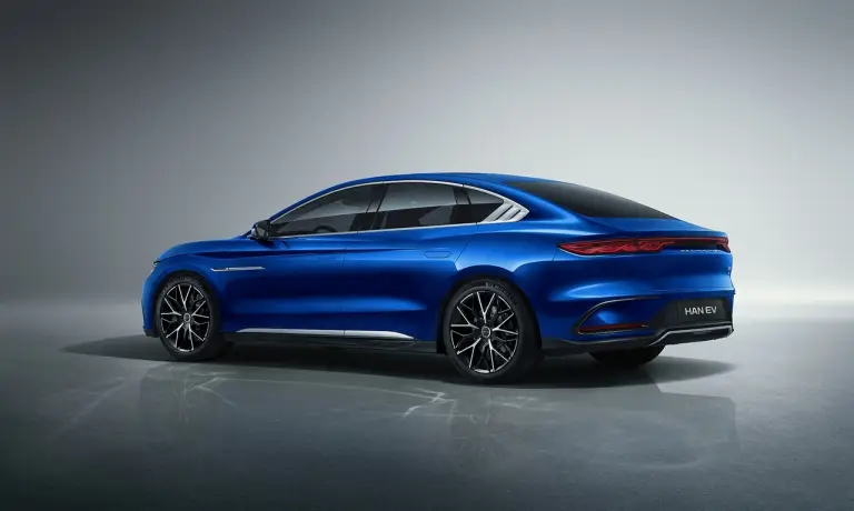 BYD Han, Tang e Atto 3 Europa - Foto - 110