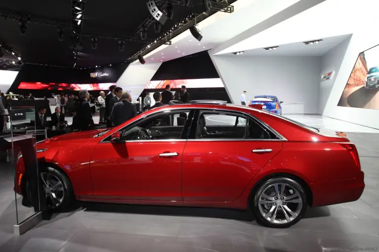 Cadillac ATS V - Salone di Detroit 2015 - 10