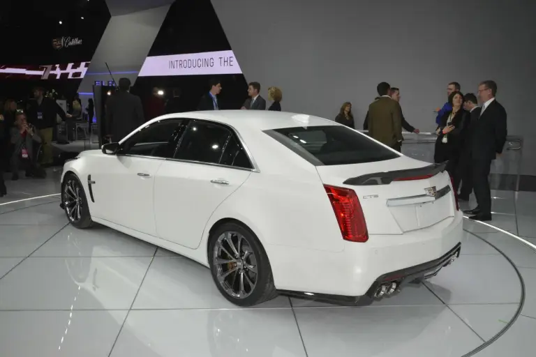 Cadillac CTS-V - Salone di Detroit 2015 - 11