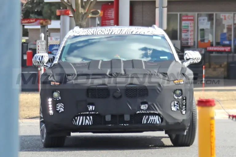 Cadillac XT3 - Foto Spia 08-04-2022 - 3