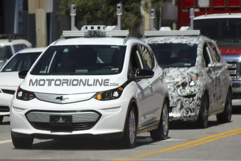 Chevrolet Bolt a guida autonoma - Foto spia 24-05-2016 - 1