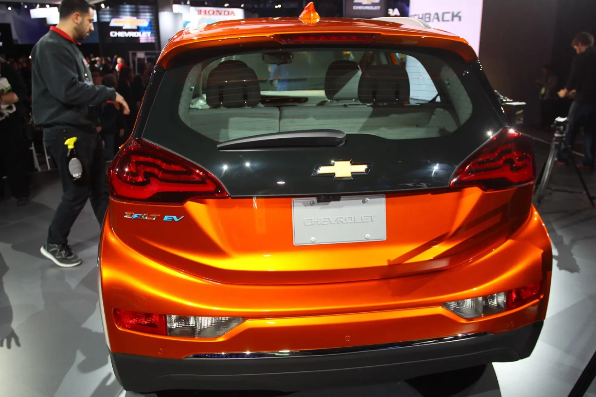 Chevrolet Bolt EV - Salone di Detroit 2016 - 5