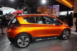 Chevrolet Bolt - Salone di Detroit 2015 - 4