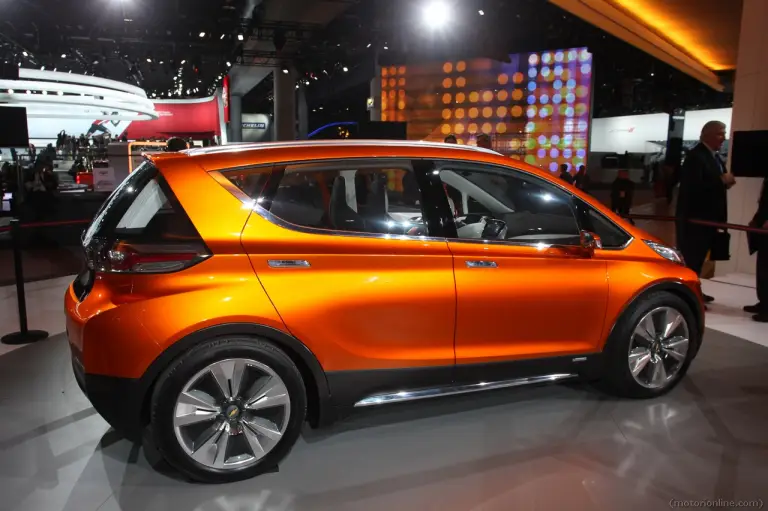 Chevrolet Bolt - Salone di Detroit 2015 - 4