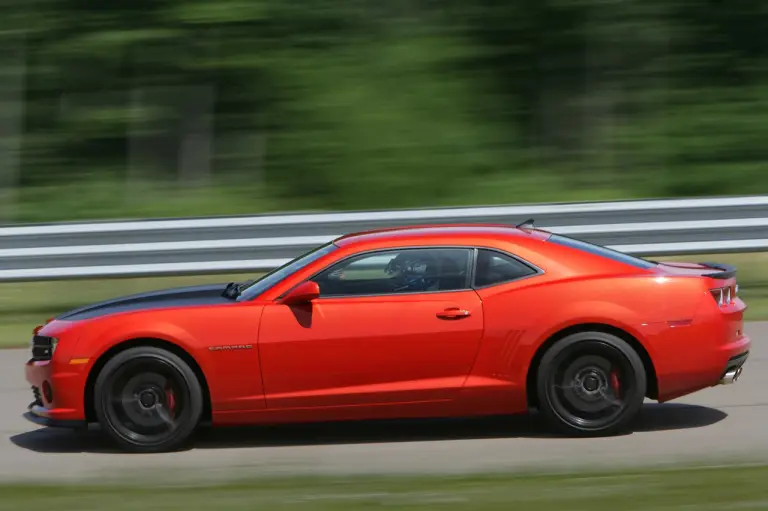 Chevrolet Camaro 1LE ufficiale - 16