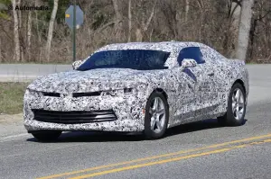 Chevrolet Camaro 2016 - Foto spia 22-04-2015