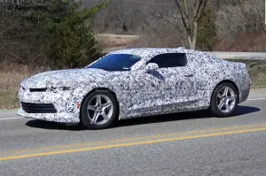 Chevrolet Camaro 2016 - Foto spia 22-04-2015
