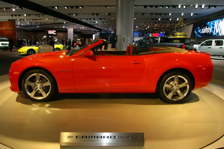 Chevrolet Camaro - Detroit 2011 - 1
