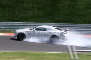 Chevrolet Camaro Z28 - Incidente al Nurburgring (foto spia maggio 2016) - 5