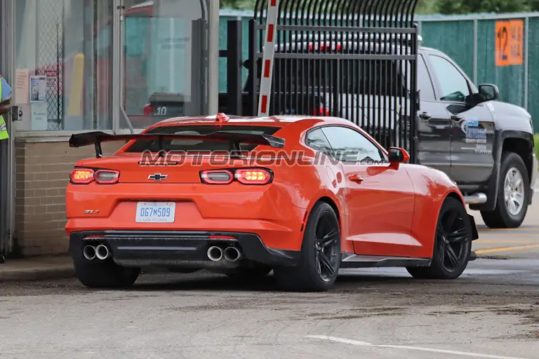 Chevrolet Camaro ZL1 1LE MY 2019 foto spia 11 settembre 2018 - 6