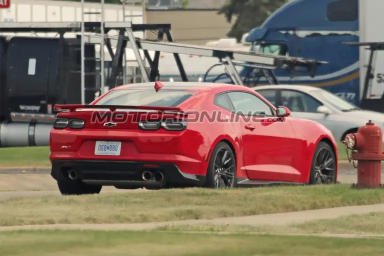 Chevrolet Camaro ZL1 MY 2019 foto spia 18 luglio 2018 - 8