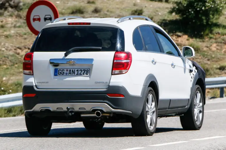 Chevrolet Captiva 2015 - Foto spia 17-07-2014 - 5