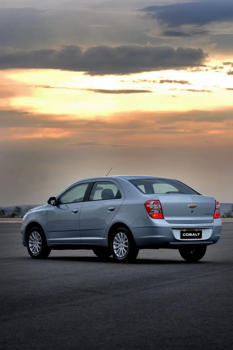 Chevrolet Cobalt 2012, foto ufficiali - 3