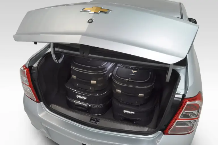 Chevrolet Cobalt 2012, foto ufficiali - 9