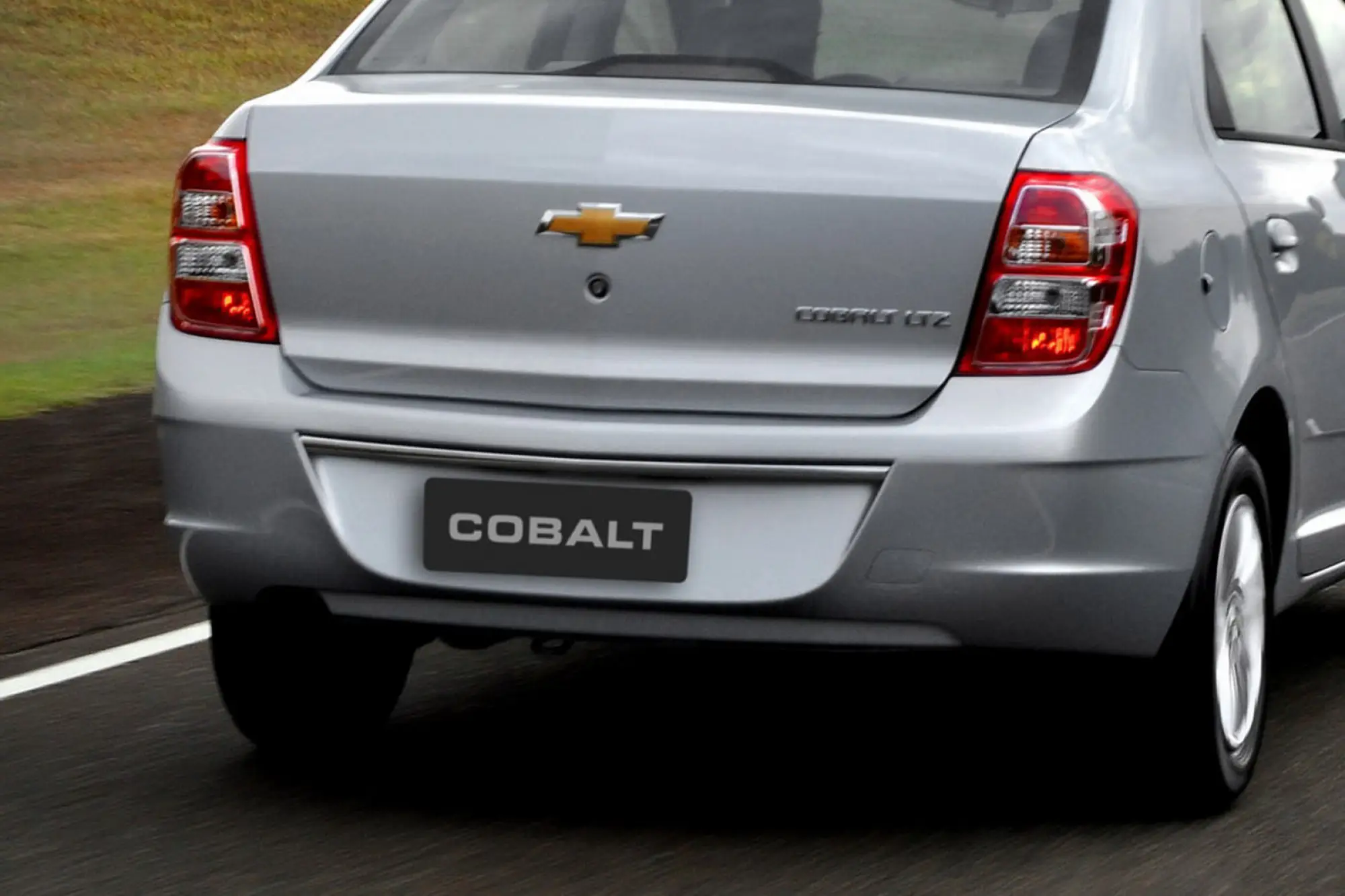 Chevrolet Cobalt 2012, foto ufficiali - 21
