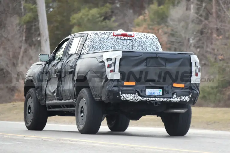 Chevrolet Colorado ZR2 2023 - Foto Spia 08-04-2022 - 1