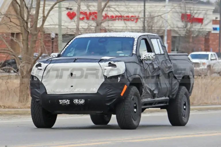 Chevrolet Colorado ZR2 2023 - Foto Spia 08-04-2022 - 12