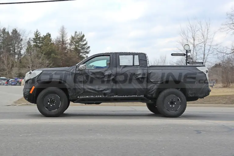 Chevrolet Colorado ZR2 2023 - Foto Spia 08-04-2022 - 8