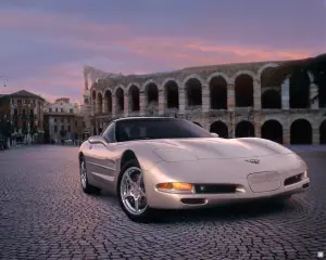 Chevrolet Corvette - 60 anni di design iconico